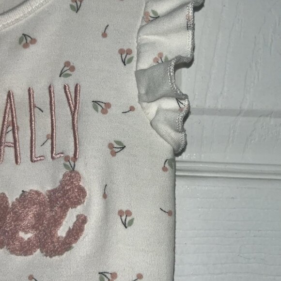 New Rabbit and Bear T-Shirt Says Natually Sweeet SO Adorable 12 Months - Picture 2 of 4